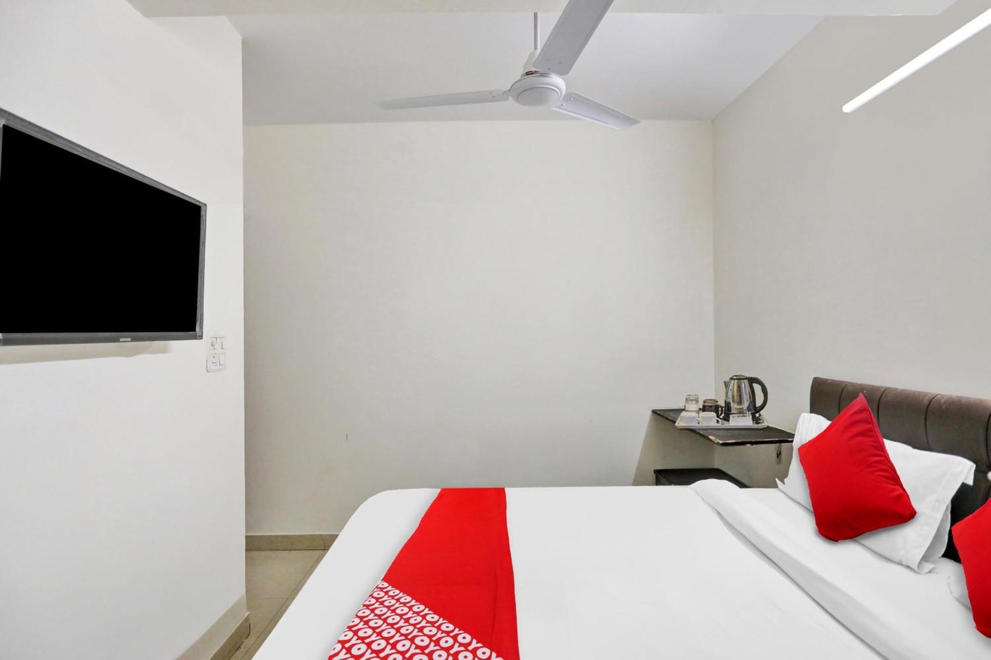 Hotel O Kalkaji Delhi Neu-Delhi Exterior foto